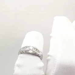 Bague en or blanc diamants