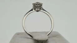 Bague en Or blanc, diamants
