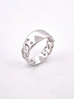 Bague en or blanc, diamants