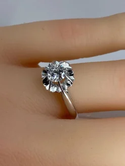 Bague en or blanc Diamant taille brillant