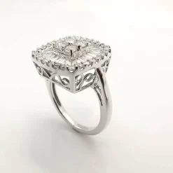 Bague en or blanc diamants