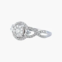 Bague en or blanc, entrelacée de diamants