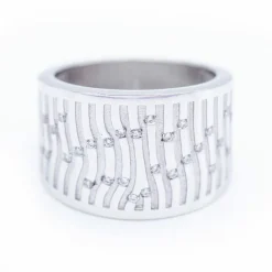 Bague en or blanc et diamants