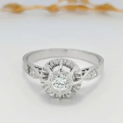 Bague en or blanc et diamant