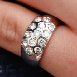 Bague en or blanc et diamants