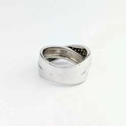 Bague en or blanc et diamants