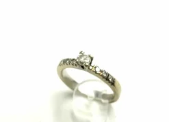 Bague en or blanc et diamants de Biandrate Gioielli