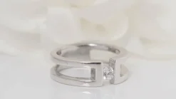 Bague en or blanc et diamant