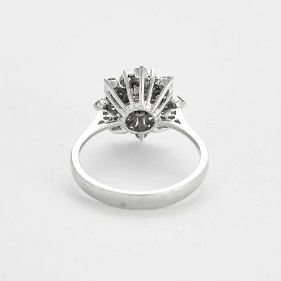 Bague en or blanc et diamants