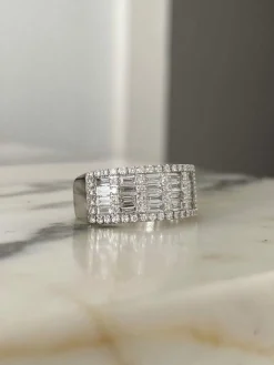 Bague en or blanc et diamants