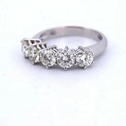 Bague en or blanc et diamant