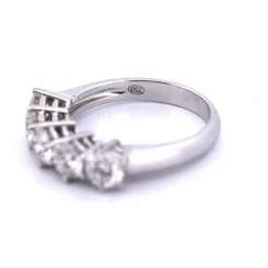 Bague en or blanc et diamant