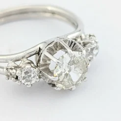 Bague en or blanc et diamants