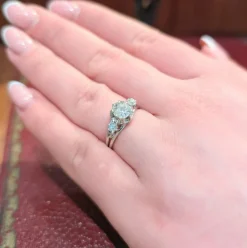 Bague en or blanc et diamants