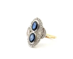 Bague en or blanc et jaune avec saphirs et diamants