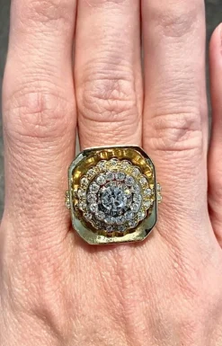 Bague en or blanc et jaune sertie de 1,80 carats de diamants