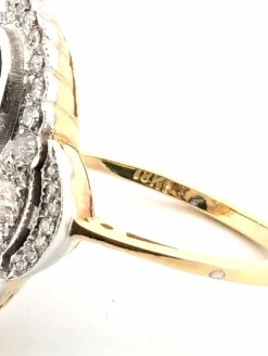 Bague en or blanc et jaune avec saphirs et diamants
