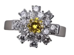 Bague en or blanc fleur diamant jaune
