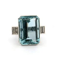 Bague en or blanc massif avec aigue-marine et diamants