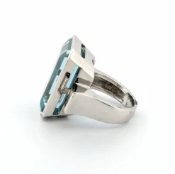 Bague en or blanc massif avec aigue-marine et diamants