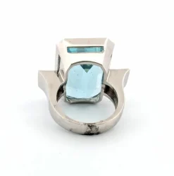 Bague en or blanc massif avec aigue-marine et diamants