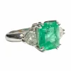 Bague en or blanc, émeraude et diamants du XXe siècle avec certificat de laboratoire