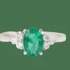 Bague en or blanc, émeraude ovale et diamants