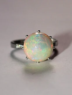 Bague en or blanc Opale et diamants