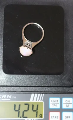 Bague en or blanc Opale et diamants