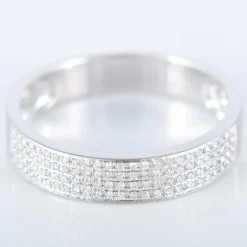 Bague en or blanc pavage diamants