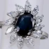 Bague en or blanc Saphir Bleu Ovale et Diamant Marquise
