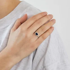 Bague en or blanc Saphir et diamants