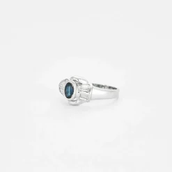 Bague en or blanc saphir et diamants