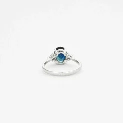 Bague en or blanc Saphir et diamants