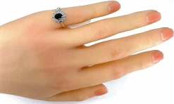 Bague en or blanc saphir et 10 diamants