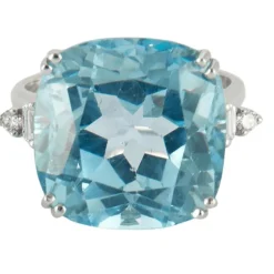 Bague en or blanc, topaze et diamants