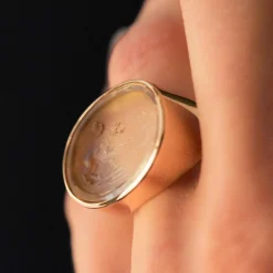 Bague en or camée sur quartz