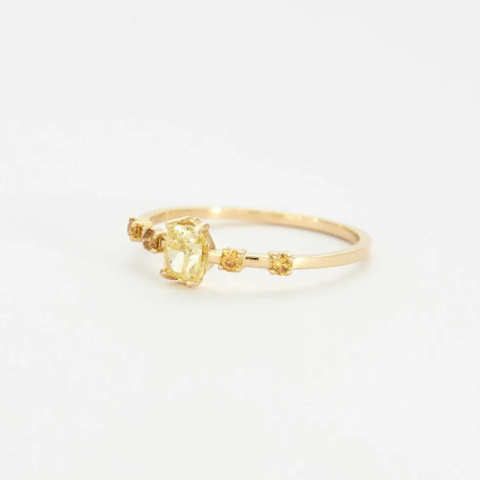 Bague en or et diamants de couleurs