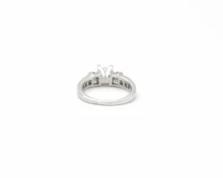 Bague en or et platine avec diamant princesse