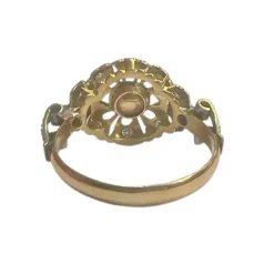 Bague en or et platine avec diamants et cabochon rubis