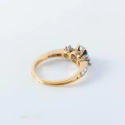 Bague en or et saphir