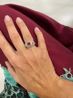 Bague en or filigrane de diamants non chauffée avec rubis de Birmanie certifié vintage