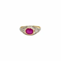Bague en or gravée de diamants sans chaleur et rubis de Birmanie certifiés Belle Époque