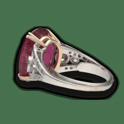 Bague en or gris 18 Cts avec une tourmaline rose de 9,0 Cts et 0,50 Cts de diamants brillants. Taille 53-54