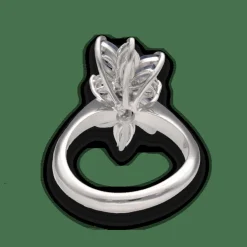 Bague en or gris avec saphirs navettes et diamants brillants