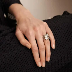 Bague en Or gris, diamants