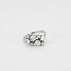 Bague en or gris, diamants