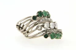 Bague en Or gris, diamants & émeraudes