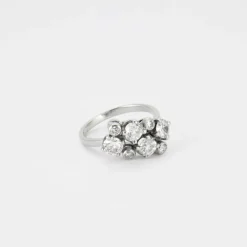 Bague en or gris, diamants