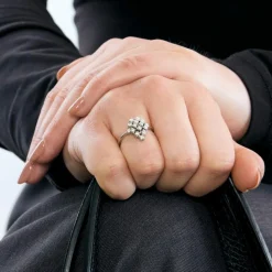 Bague en or gris et diamants